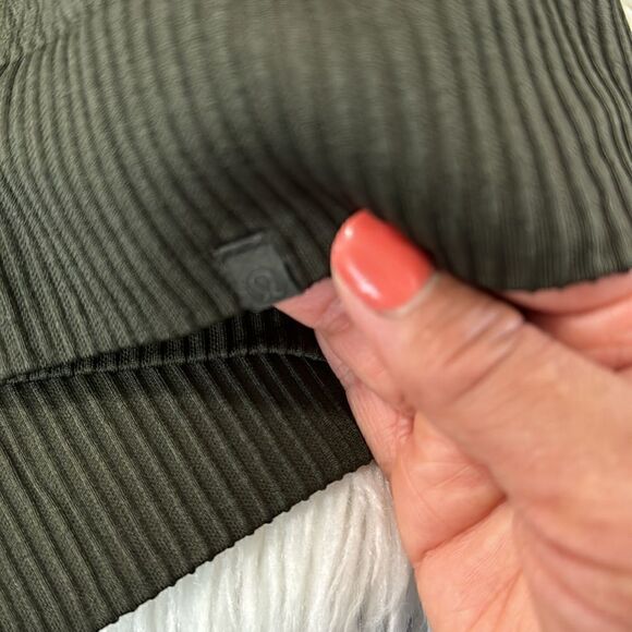 LULULEMON SHIRT SIZE S - Picture 5 of 9